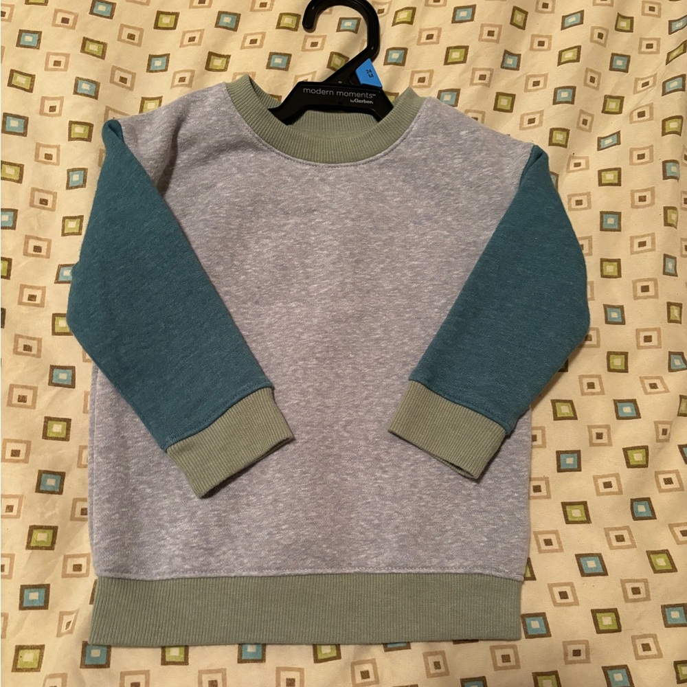 18 months Cat & Jack color-block sweatshirt. Like new. Worn once.